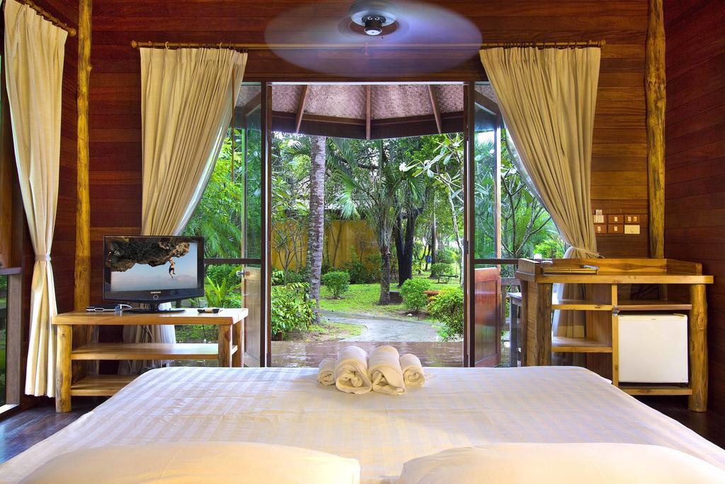 Keeree Waree Seaside Villa Bang Saphan Bagian luar foto