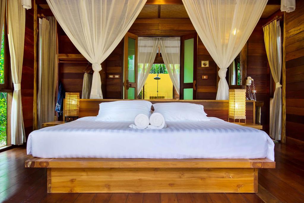 Keeree Waree Seaside Villa Bang Saphan Bagian luar foto