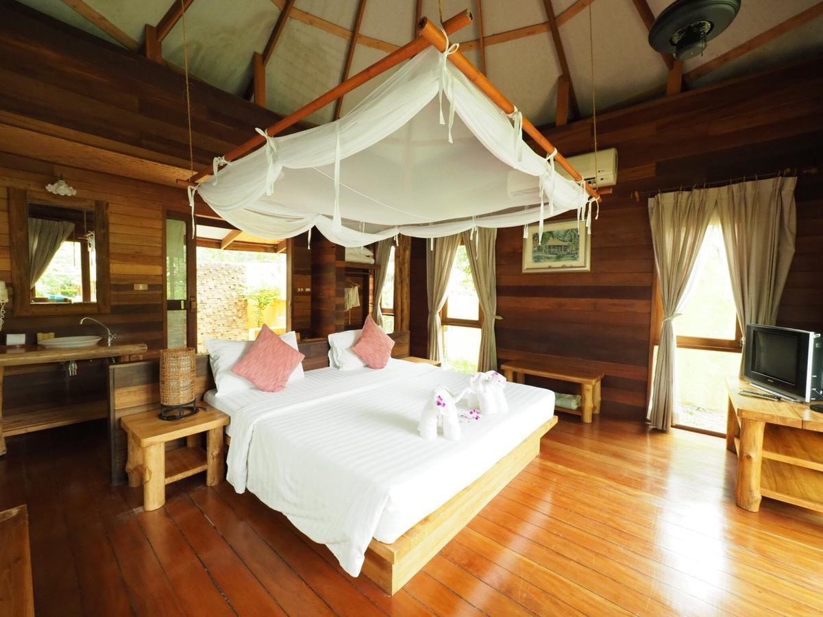 Keeree Waree Seaside Villa Bang Saphan Bagian luar foto