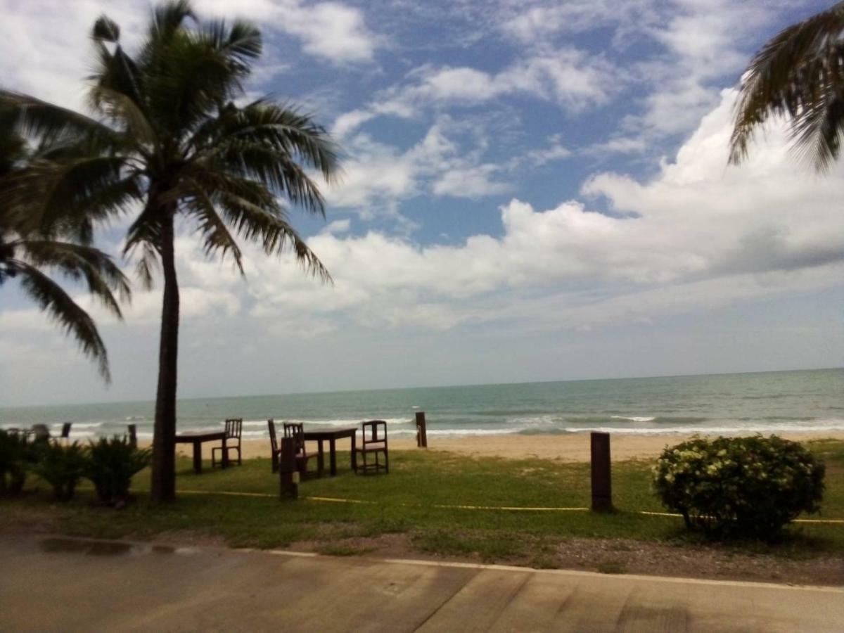Keeree Waree Seaside Villa Bang Saphan Bagian luar foto