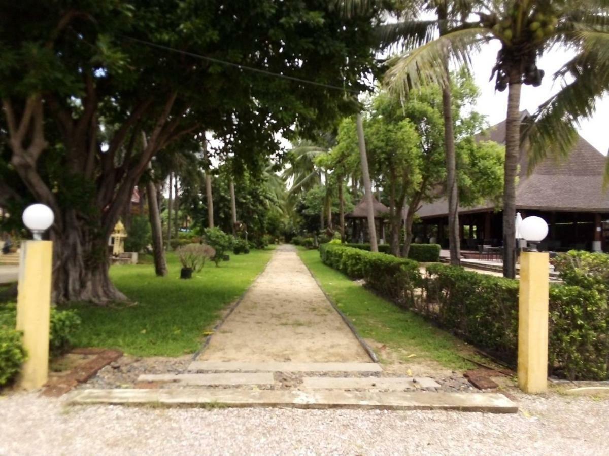 Keeree Waree Seaside Villa Bang Saphan Bagian luar foto